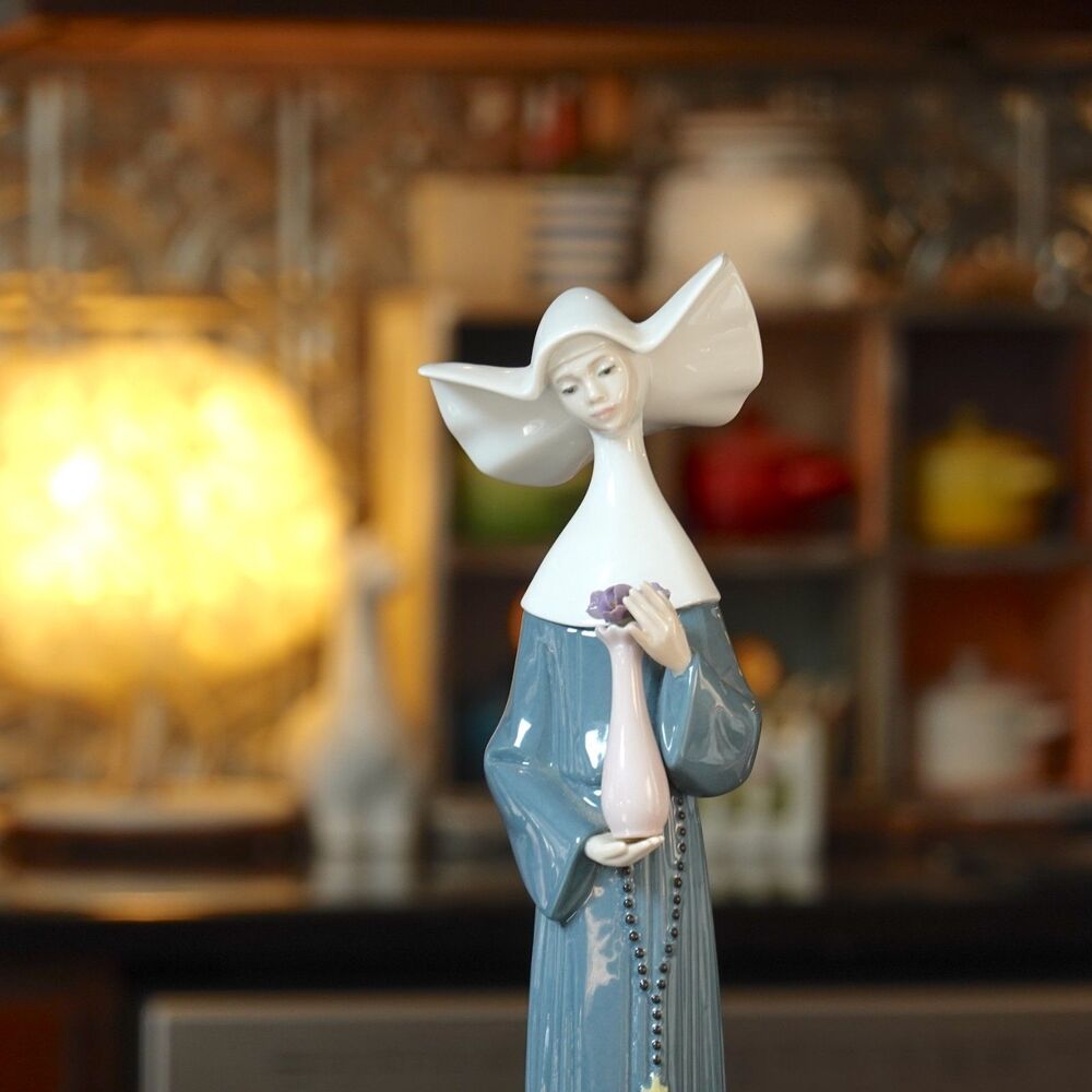 RARE Lladro Vintage Retired Nun Figure #5550 10.5"READ DESC - Picture 9 of 16